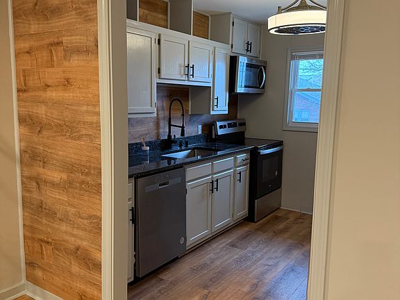 5th image of 1801 Shady Ln Unit 6