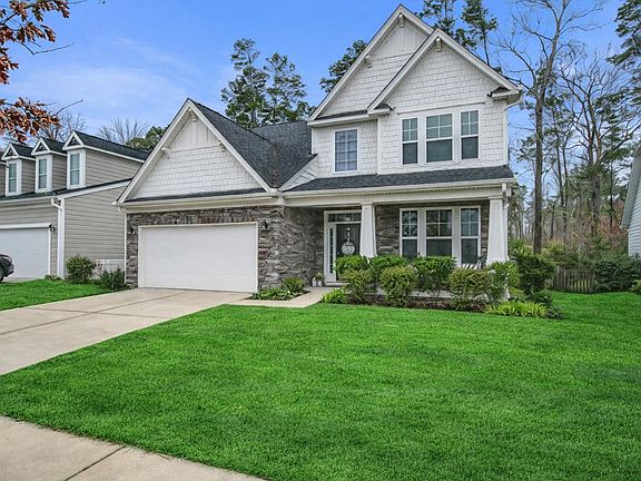 3rd image of 470 Coopers Hawk Dr