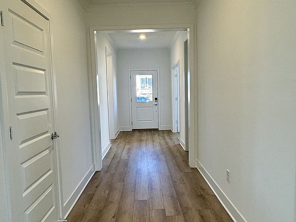 4th image of 1468 Lake Haven Ln