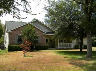 12643 Woodcreek Dr, Willis, TX 77318
