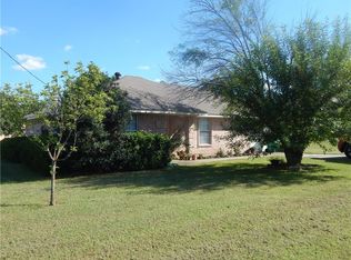405 Robert Dr, Springtown, TX 76082