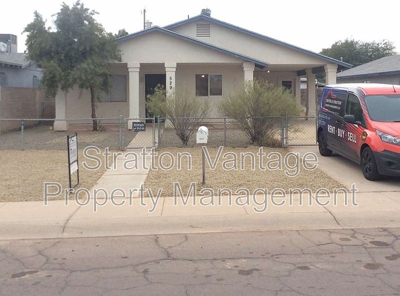 1st image of 529 W Melrose Dr
