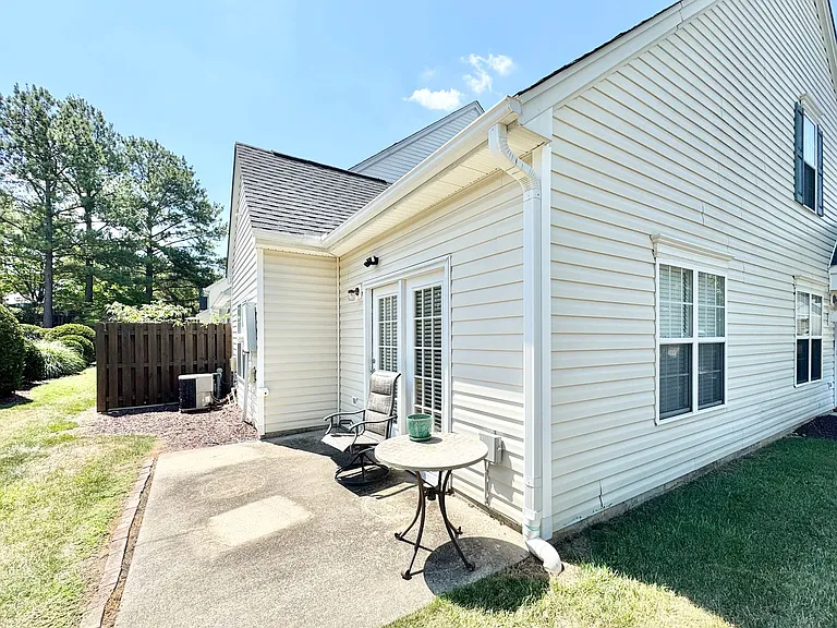 1 Cambridge Oak Cir — Photo 20