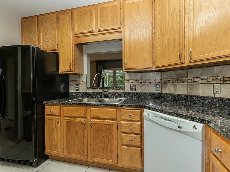 14266 Estates Ave — Photo 18
