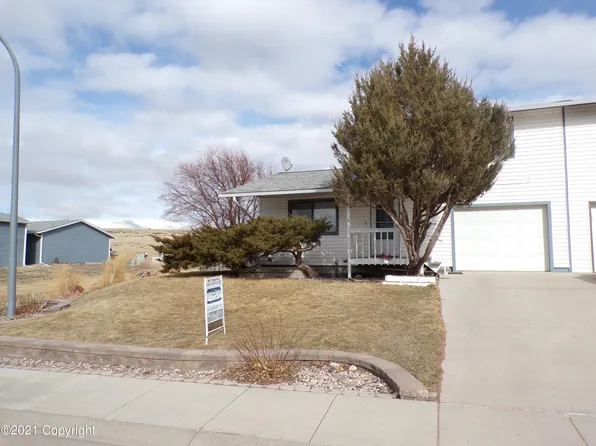 701 Trails Cir, Gillette, WY 82718