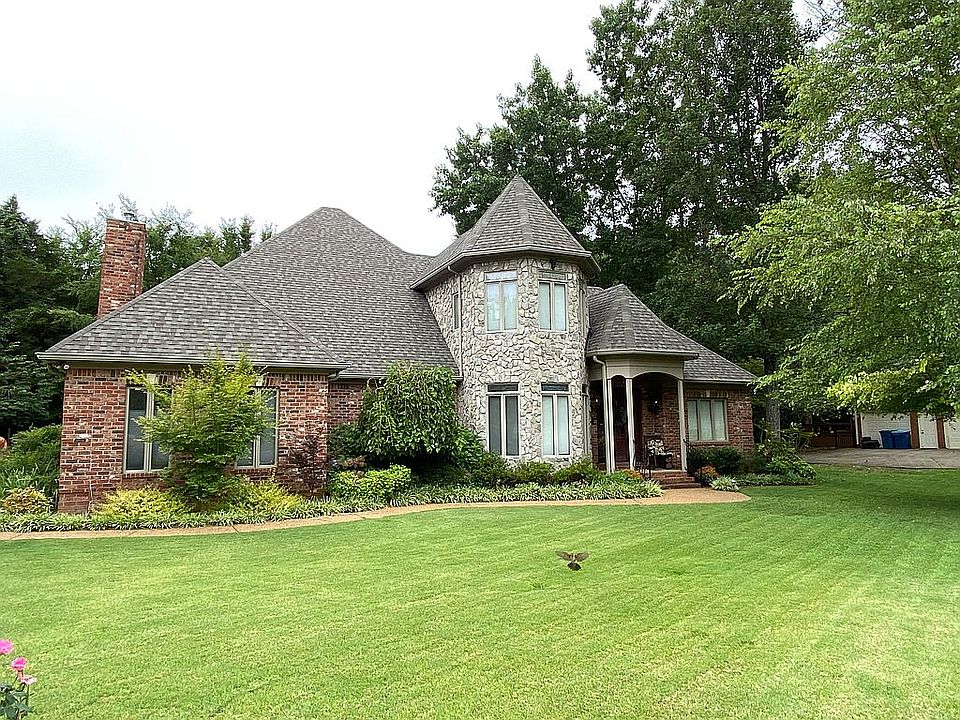 1st image of 142 Laural Hill Dr