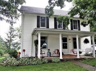 702 N 4th St, Ashton, IL 61006