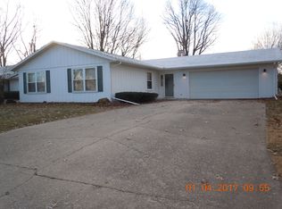 1604 Woodbine Cir S, Galesburg, IL 61401