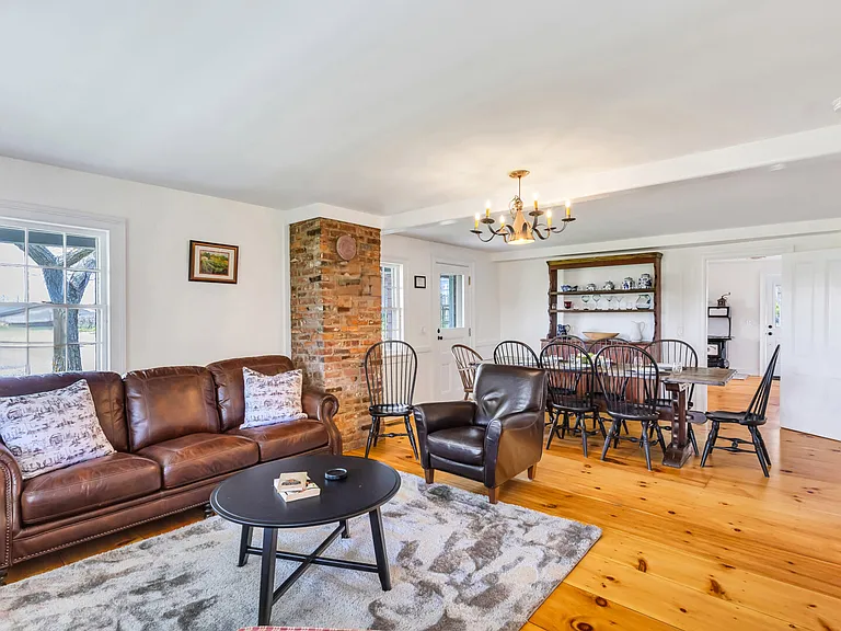 5120 Sound Ave — Photo 6