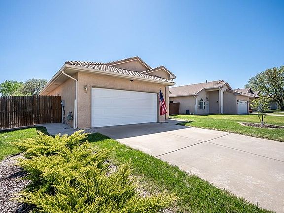 2nd image of 1008 Cherrycrest Dr