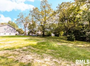 626 Pekin Ave, Creve Coeur, IL