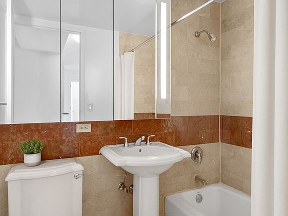 4th image of 260 W 54th St APT 18H