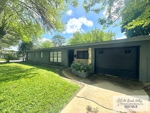 3rd image of 164 Robins Ln