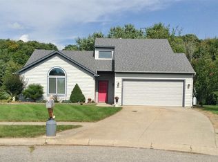 2124 Canyon Dr, Kendallville, IN 46755