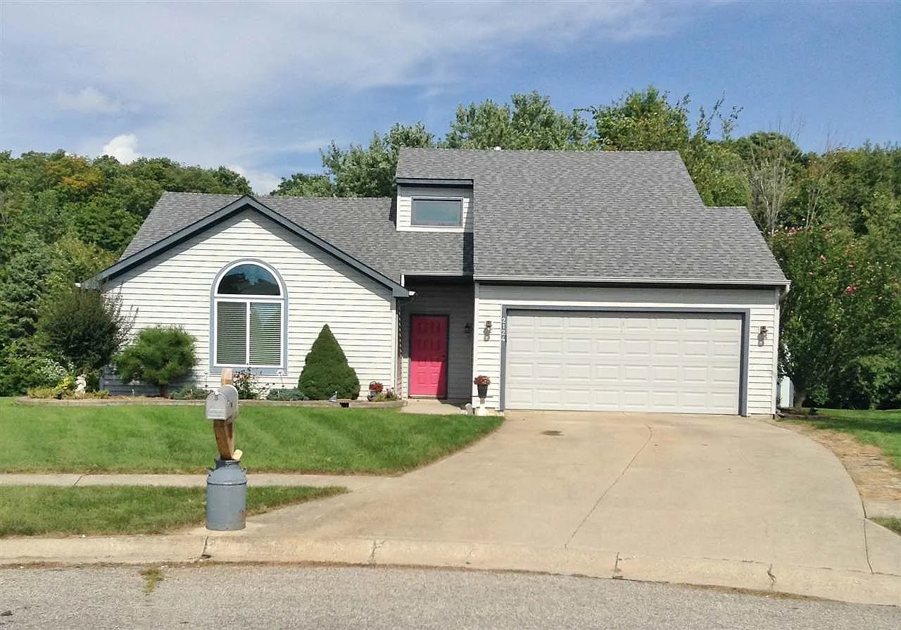 2124 Canyon Dr photo 1