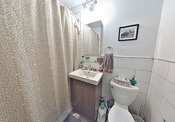 4th image of 100 W 79th St APT 3B
