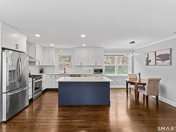 5th image of 17 Valley Field Road South