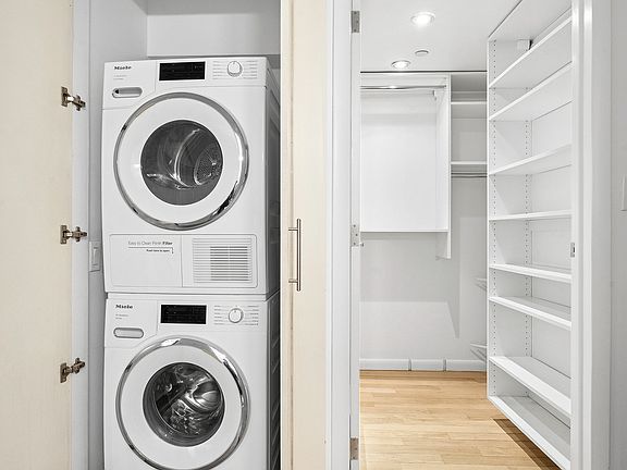 5th image of 525 E 11th St APT 4D