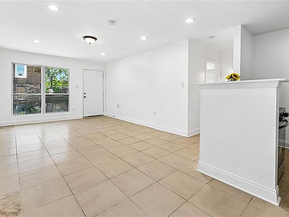 2nd image of 6220 Riverside Dr APT 576
