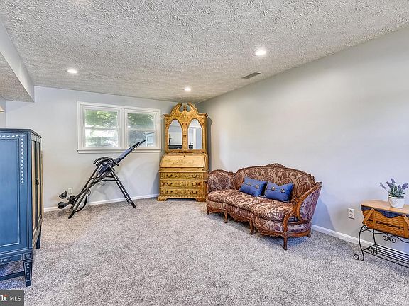3rd image of 803 Harmony Ave