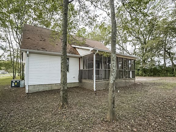 5th image of 130 Stonegate Dr