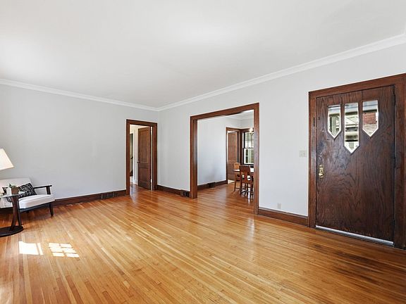 4th image of 3840 27th Ave S