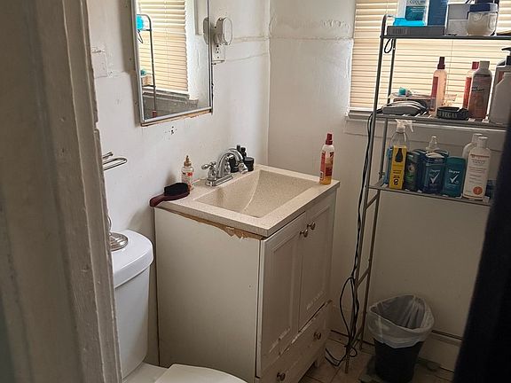 5th image of 1629 S Karlov Ave