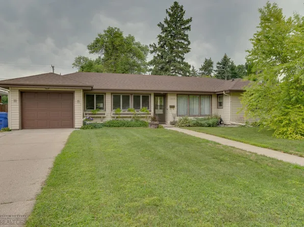 1605 10th St S, Fargo, ND 58103