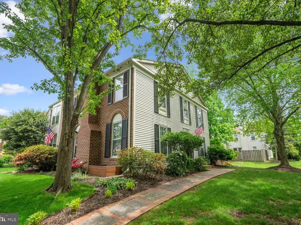 4333 Gingham Ct, Alexandria, VA 22310