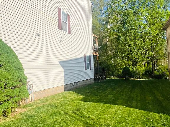 4th image of 26 Fairway Dr