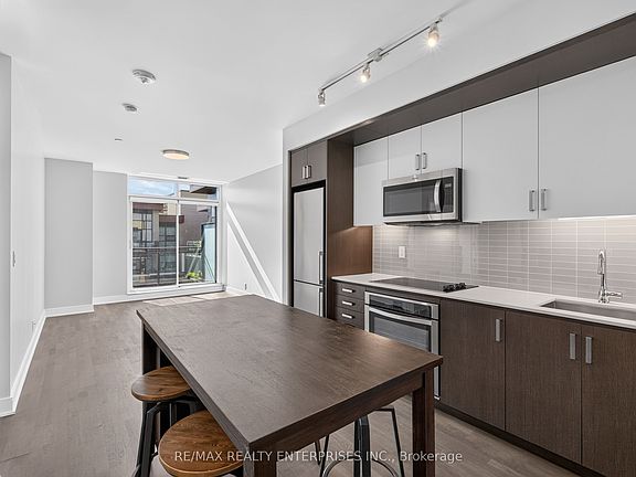3rd image of 1575 Lakeshore Rd W #457