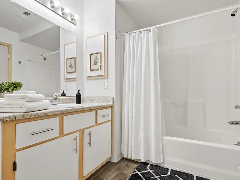 Kinwood Townhomes — Photo 8