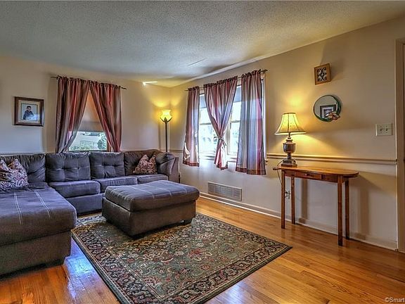 Spacious living room!