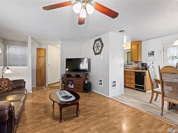 5th image of 123 Eagle Glen Ct