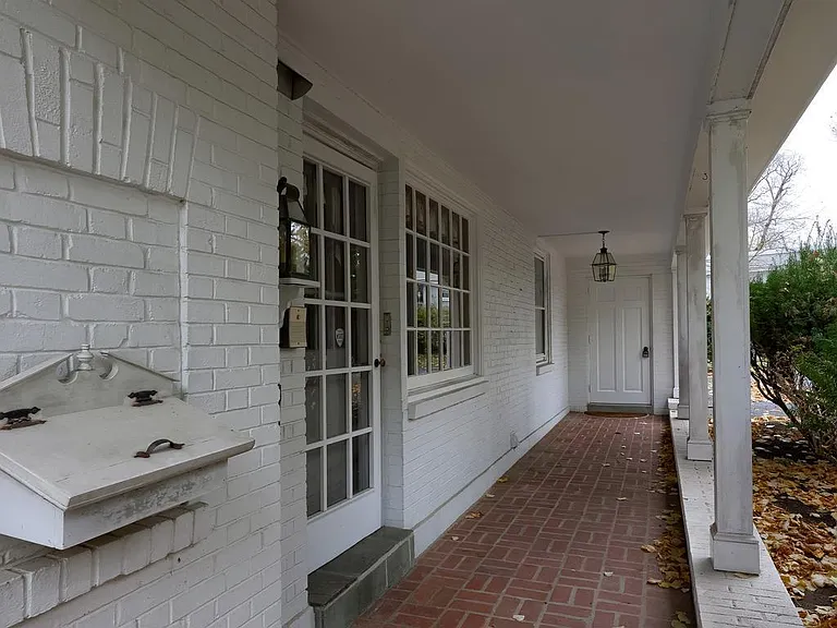226 E Caracas Ave — Photo 62