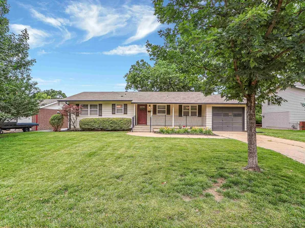 1829 Virginia Dr, Manhattan, KS 66502