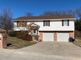 584 Clover Rd, Hannibal, MO 63401