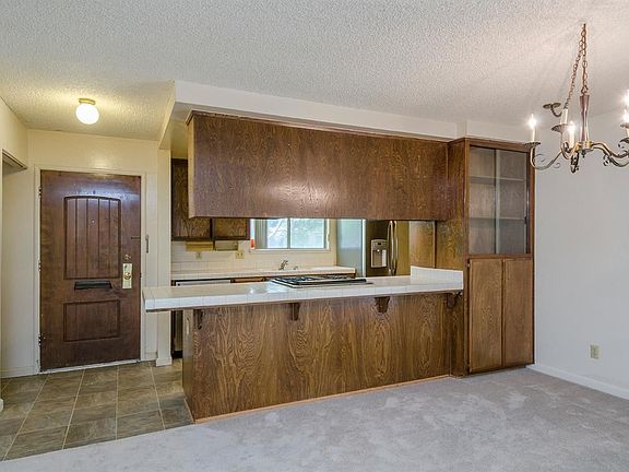5th image of 2300 Via Camino Ave