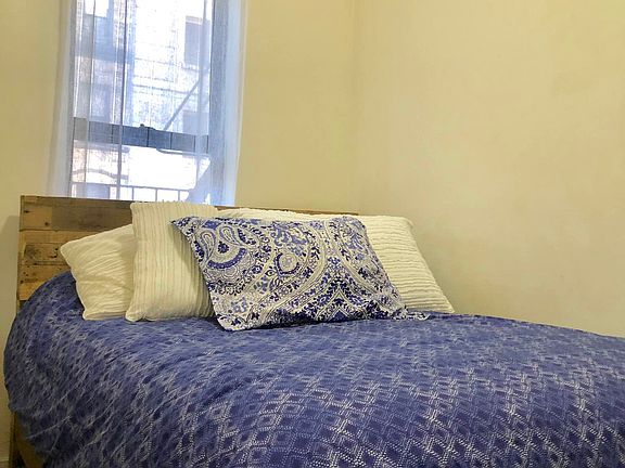 2nd image of 171 W 83rd St APT 2A