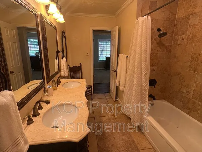 10511 Meandering Way — Photo 19
