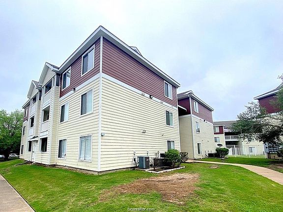 3rd image of 523 Southwest Pkwy APT 203