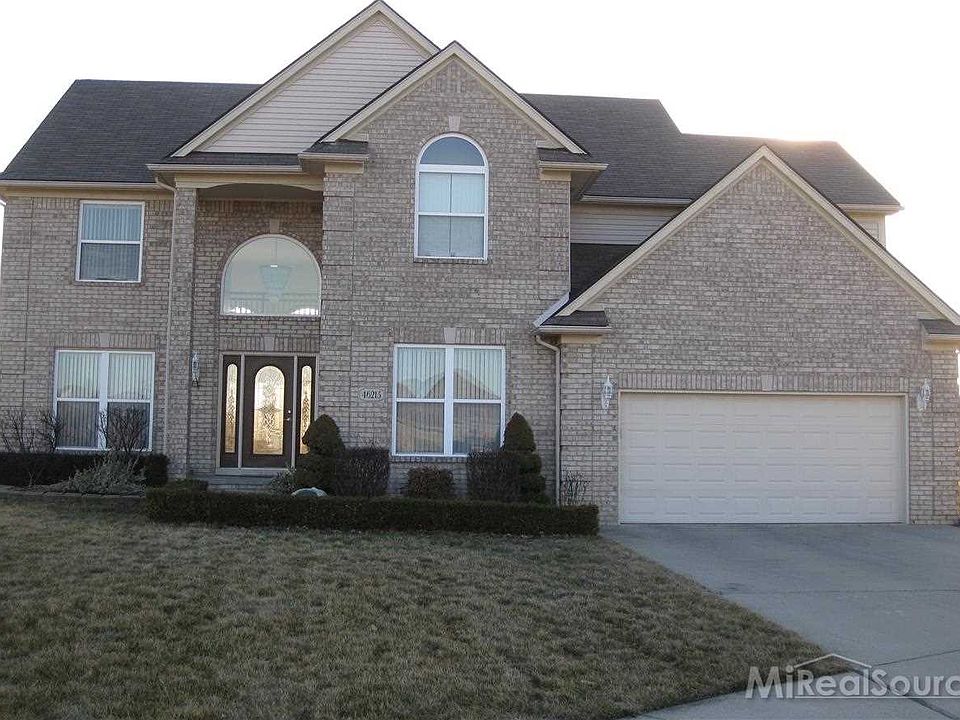 For Sale: 46215 Emerson Ct., Macomb Twp, MI 48044