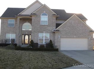 46215 Emerson Ct, Macomb, MI 48044