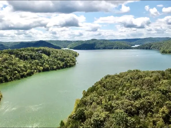 62 Harbor Pointe Dr, Silver Pt, TN 38582