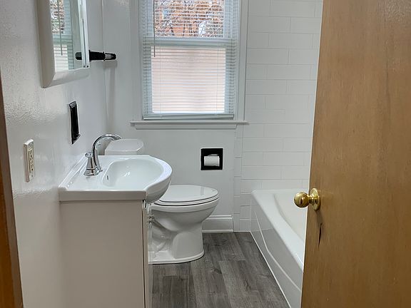 5th image of N30W6276 Lincoln Blvd APT 2