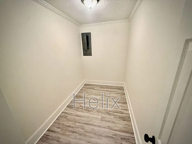 102 Channel Ln