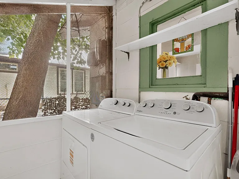 4008 Burnet Rd — Photo 29