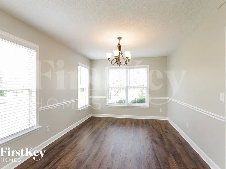 1703 Glenn Meade Dr — Photo 5