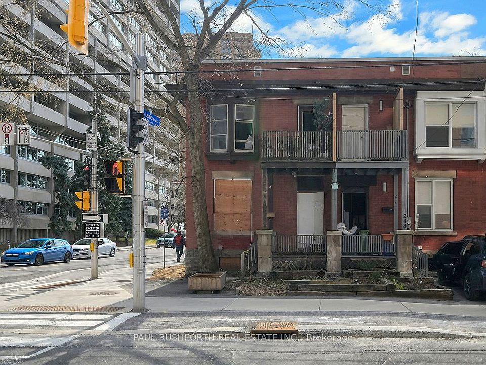 2nd image of 216 Bay St