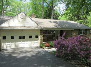 2120 Willow Brook Dr, Huntingdon Valley, PA 19006